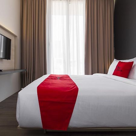 Reddoorz Plus Near Perbanas Jacarta Exterior foto
