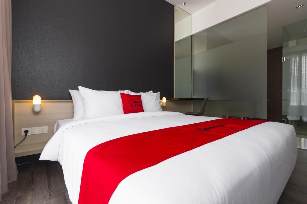 Reddoorz Plus Near Perbanas Jacarta Exterior foto